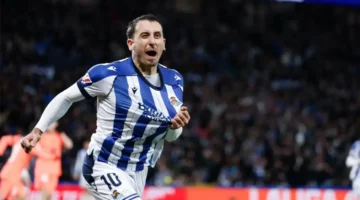 هدف مبكر.. أويارزابال يفتتح التسجيل لريال سوسيداد ضد برشلونة